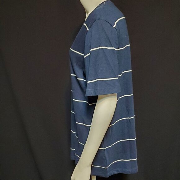 NWOT Old Navy Blue & White V-Neck Tee Shirt (M) - Picture 3 of 5